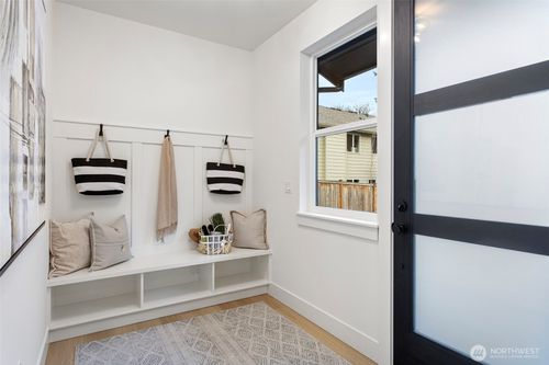 9513 132nd Ave Ne, Kirkland, WA, 98033-5212 | Card Image