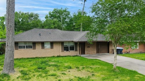 2814 Woodlawn St, Dickinson, TX, 77539-4668 | Card Image