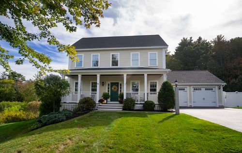 2 Locke Hill Ln, Amesbury, MA, 01913-5608 | Card Image