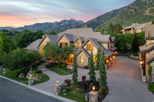 18 Snow Forest Ln, Sandy, UT, 84092-5522 | Card Image