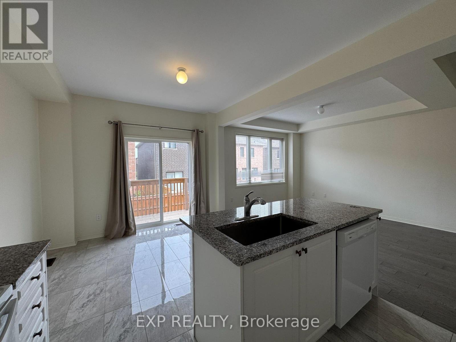 Residential Lease in Richmond Hill 4