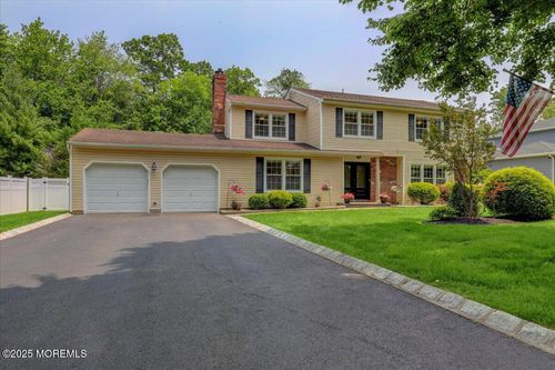 12 Neal Dr, Manalapan, NJ, 07726-1722 | Card Image
