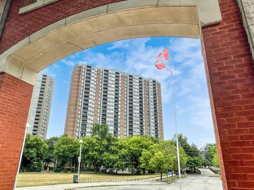 2303-85 Emmett Ave, York, ON, M6M5A2 | Card Image