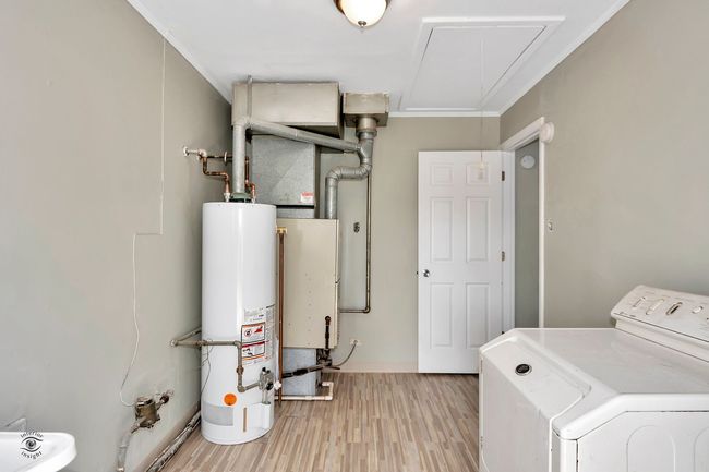 Good size laundry room. | Image 18