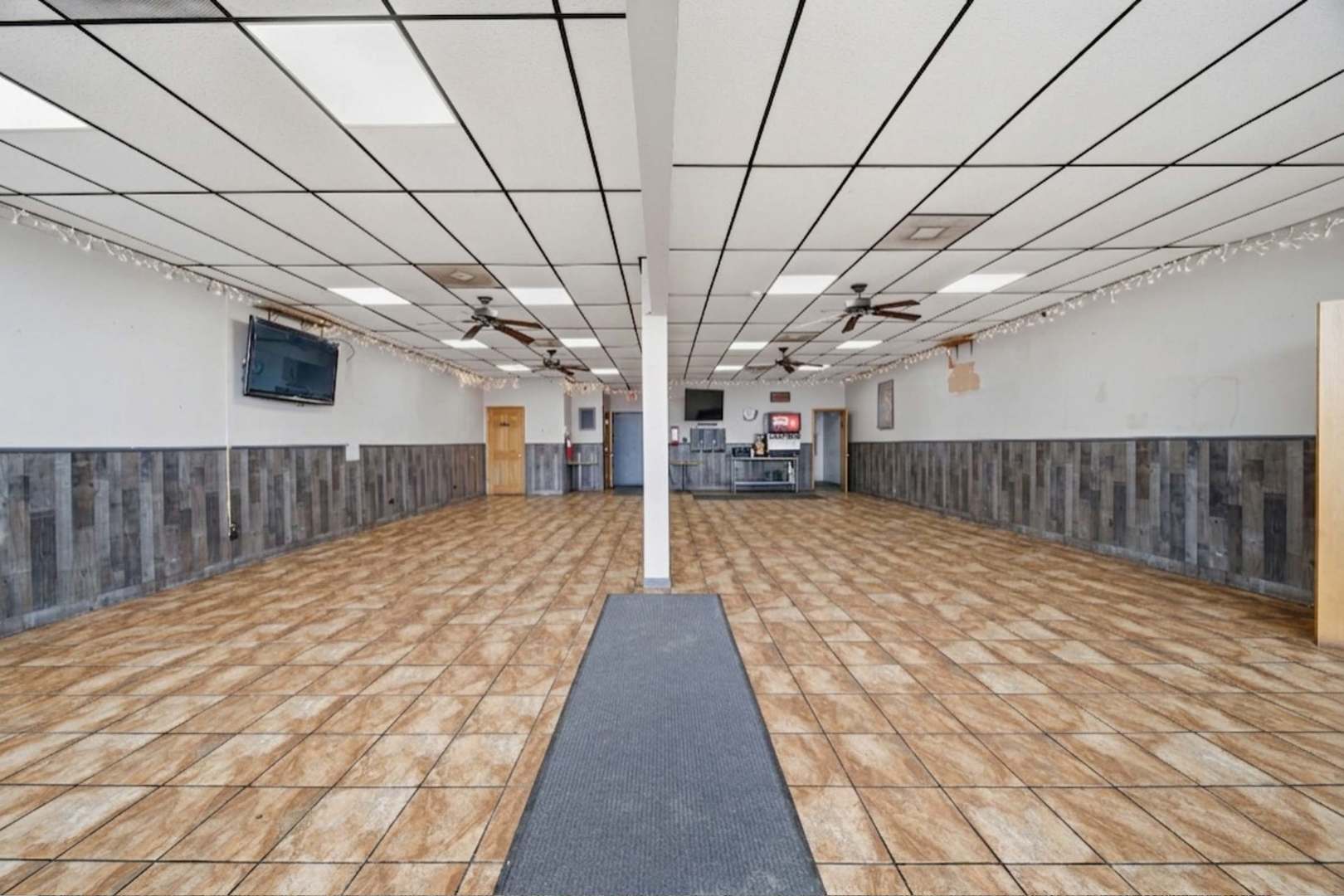 Commercial Lease in Midlothian 2