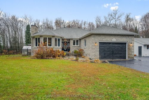 165 Sufian St, Pembroke, ON, K8A6W6 | Card Image