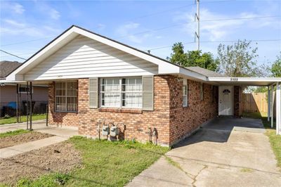 3100 02 Pakenham Drive, Home with 4 bedrooms, 2 bathrooms and null parking in Chalmette LA | Image 1