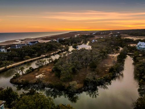 28 Sharks Tooth Cir, Edisto Island, SC, 29438-6906 | Card Image