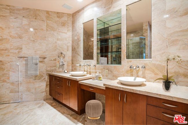 Primary Bath | Image 10