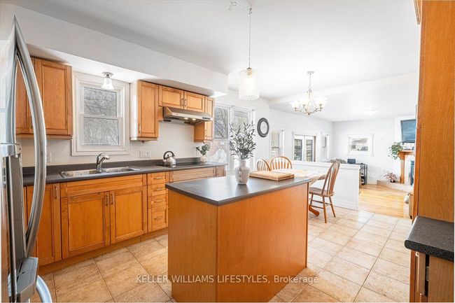 2752 Longwoods Rd, House other with 3 bedrooms, 3 bathrooms and 5 parking in Glencoe ON | Image 8