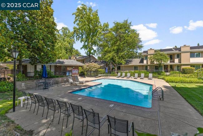 2408 Westcliffe Ln, Townhouse with 2 bedrooms, 1 bathrooms and 1 parking in Walnut Creek CA | Image 27