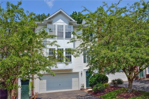 651 Village Green Blvd E, Mars, PA, 16046-4825 | Card Image