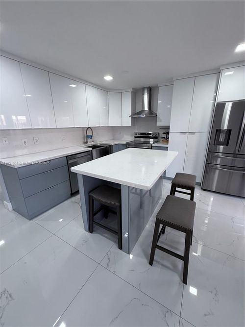 unit-119-11115 W Okeechobee Rd, Hialeah Gardens, FL, 33018-4272 | Card Image