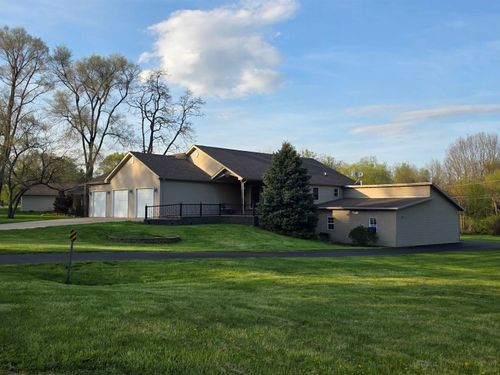 1412-melwood-drive-1388 Melwood Dr, Rockford, IL, 61108-4516 | Card Image