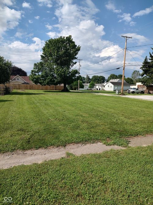 2205 S E St, Elwood, IN, 46036-2574 | Card Image