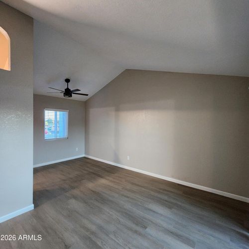 225-7550 N 12th St, Phoenix, AZ, 85020-4571 | Card Image