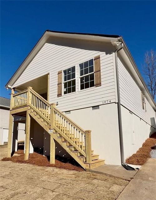 1974 Thomasville Estate Dr, Atlanta, GA, 30315-6842 | Card Image