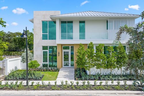 330 Grove Pl, Delray Beach, FL, 33444-2614 | Card Image