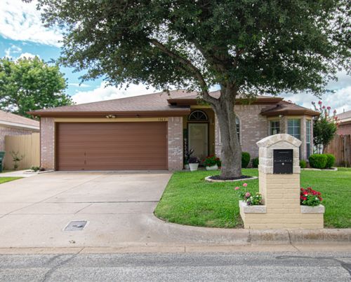 2-1363 Yorkshire St, Fort Worth, TX, 76134-5523 | Card Image