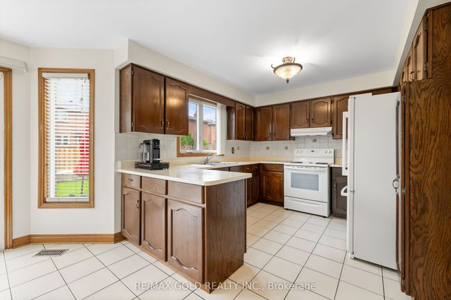 74 Belview Ave, House other with 5 bedrooms, 4 bathrooms and 4 parking in Woodbridge ON | Image 8