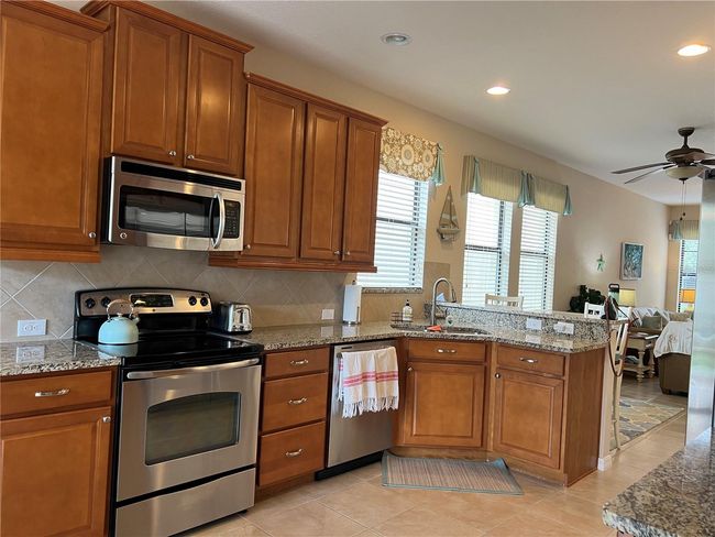 2002 Fishtail Fern Way, House other with 3 bedrooms, 2 bathrooms and null parking in Ocoee FL | Image 14