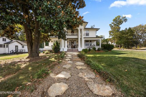 903 S Court St, Maryville, TN, 37803-5932 | Card Image