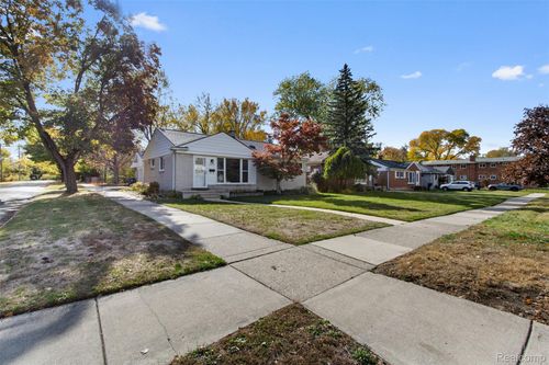 1203 Hickory Ave, Royal Oak, MI, 48073-3232 | Card Image