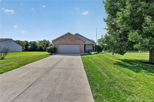 7903 Edgewater Dr, Middletown, OH, 45042-9312 | Card Image