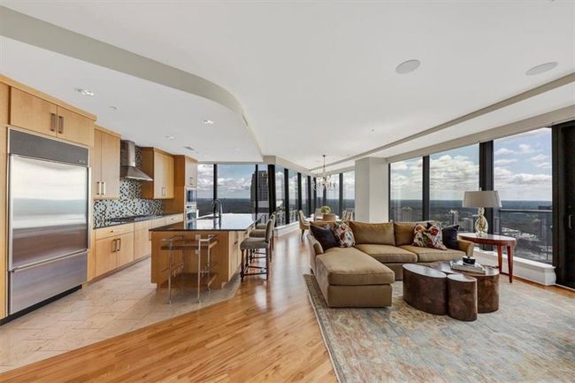 UNIT-3504 - 3344 Peachtree Rd Ne, Condo with 2 bedrooms, 3 bathrooms and 2 parking in Atlanta GA | Image 6