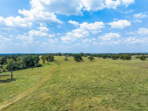 2 Rolke Ranch Rd, Franklin, TX, 77856 | Card Image