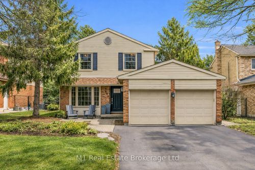 320 Tatlock Drive, Waterloo, ON, N2L5Y5 | Card Image