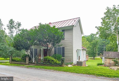 8270 Rogues Rd, CATLETT, VA, 20119-1733 | Card Image