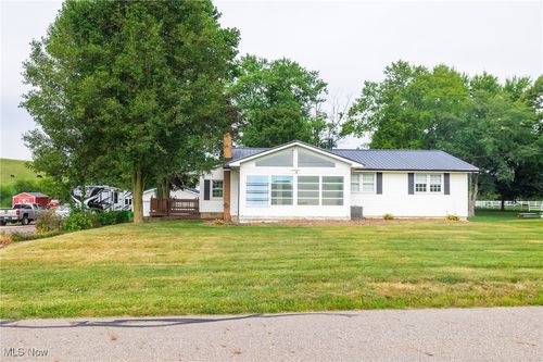 430 Bahler St Sw, Sugarcreek, OH, 44681-9117 | Card Image