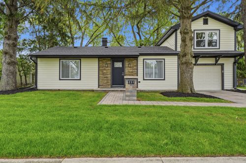 231 Saint Marys Pkwy, Buffalo Grove, IL, 60089-2117 | Card Image