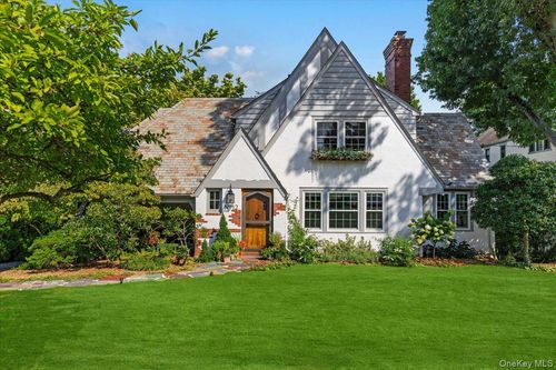 12 Idlewood Rd, White Plains, NY, 10605-3322 | Card Image