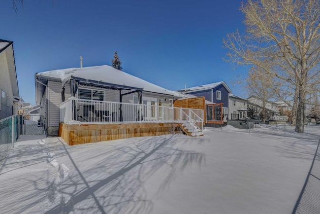 620 Woodside Drive Nw, Home with 4 bedrooms, 3 bathrooms and 4 parking in Airdrie AB | Image 32