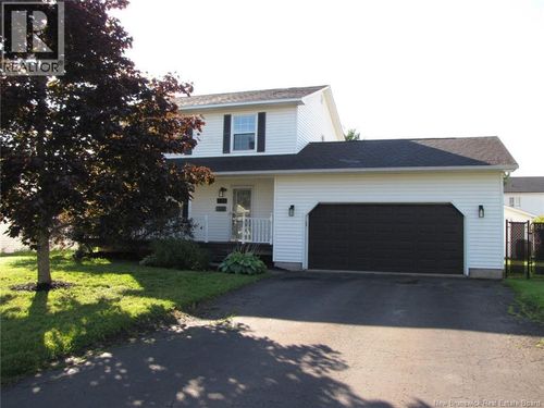 44 Greenhaven Dr, Moncton, NB, E1G2H2 | Card Image