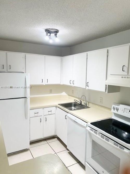 apt-209-10709 Cleary Blvd, Plantation, FL, 33324-6033 | Card Image