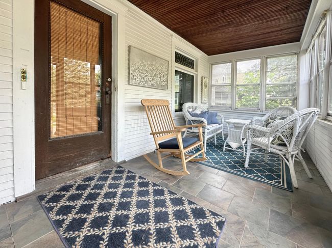 Front porch | Image 33