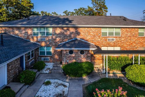 115 N Taylor St Street, Little Rock, AR, 72205 | Card Image