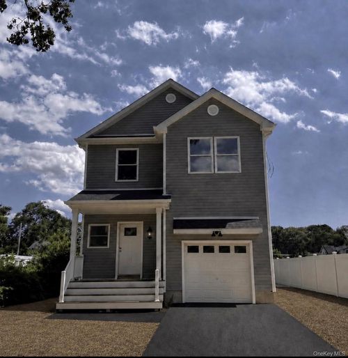 35 Bedford St, Wyandanch, NY, 11798-3903 | Card Image