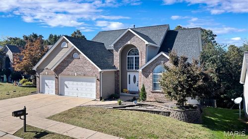 5139 Romaine Spring Dr, Fenton, MO, 63026-5842 | Card Image