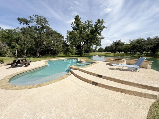 Pool and pond | Image 26