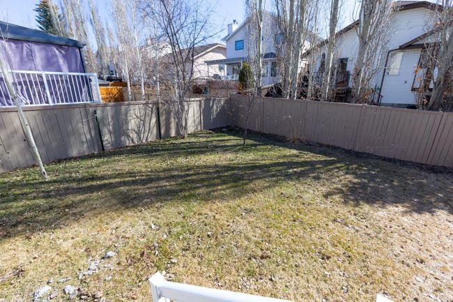 121 Sierra Morena Close Sw, Home with 4 bedrooms, 3 bathrooms and 4 parking in Calgary AB | Image 33
