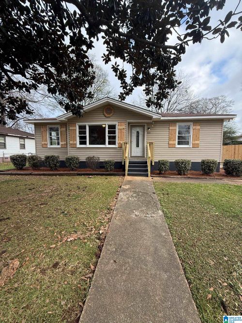 121 Meadowood Avenue, HUEYTOWN, AL, 35023 | Card Image