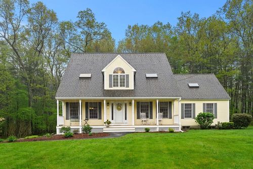18 Mustang Rd, Tyngsboro, MA, 01879-2441 | Card Image