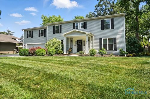845 Oak Knoll Dr, Perrysburg, OH, 43551-2911 | Card Image