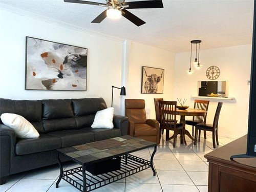 508-5003 Nw 35th St, Lauderdale Lakes, FL, 33319-5209 | Card Image