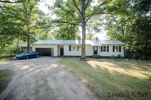 895 S Ransom Rd, White Cloud, MI, 49349-9080 | Card Image
