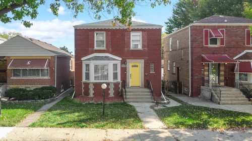 8755 S Merrill Ave, Chicago, IL, 60617-3034 | Card Image